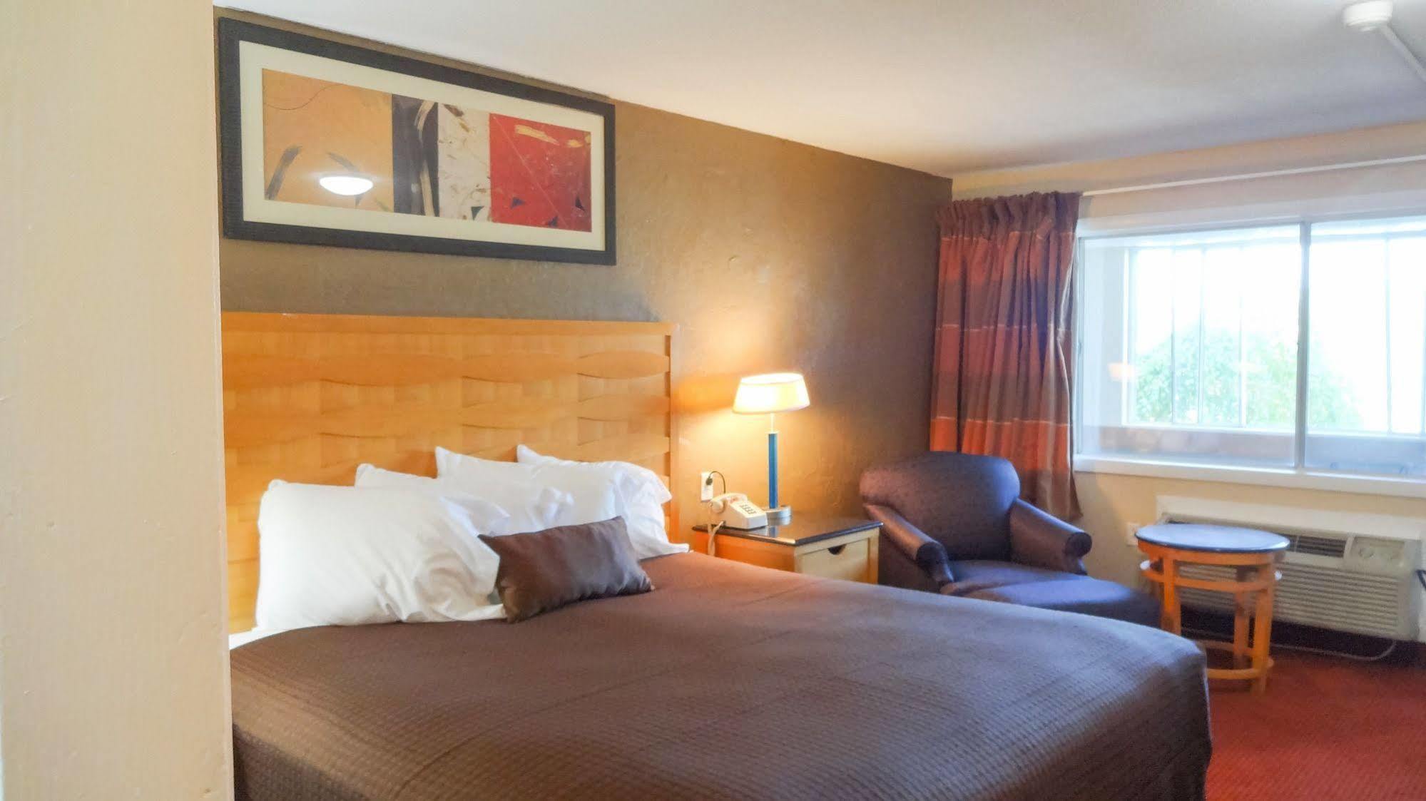 Eastern Inn Bourne Εξωτερικό φωτογραφία